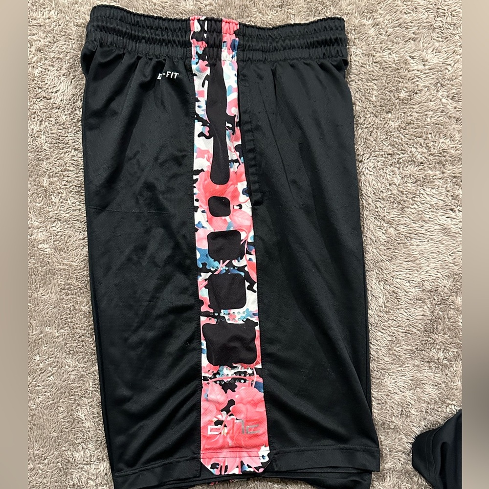 Men’s Nike elite floral basketball shorts
